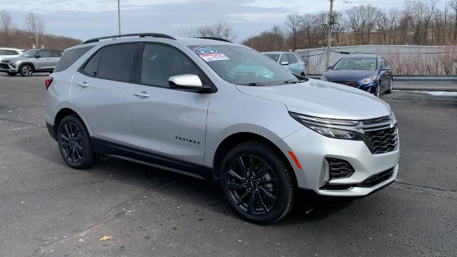 2022 Chevrolet Equinox Vehicle Photo in MOON TOWNSHIP, PA 15108-2571