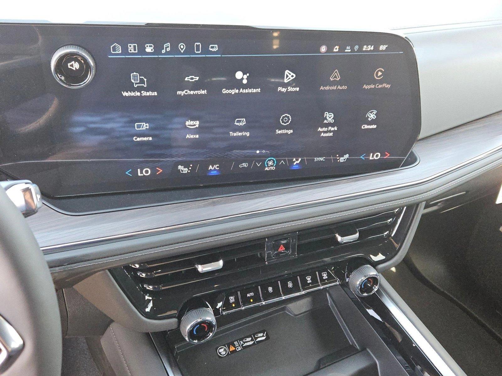 2025 Chevrolet Suburban Vehicle Photo in GILBERT, AZ 85297-0446