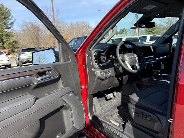 2025 GMC Sierra 1500 Vehicle Photo in CHICOPEE, MA 01020-5001