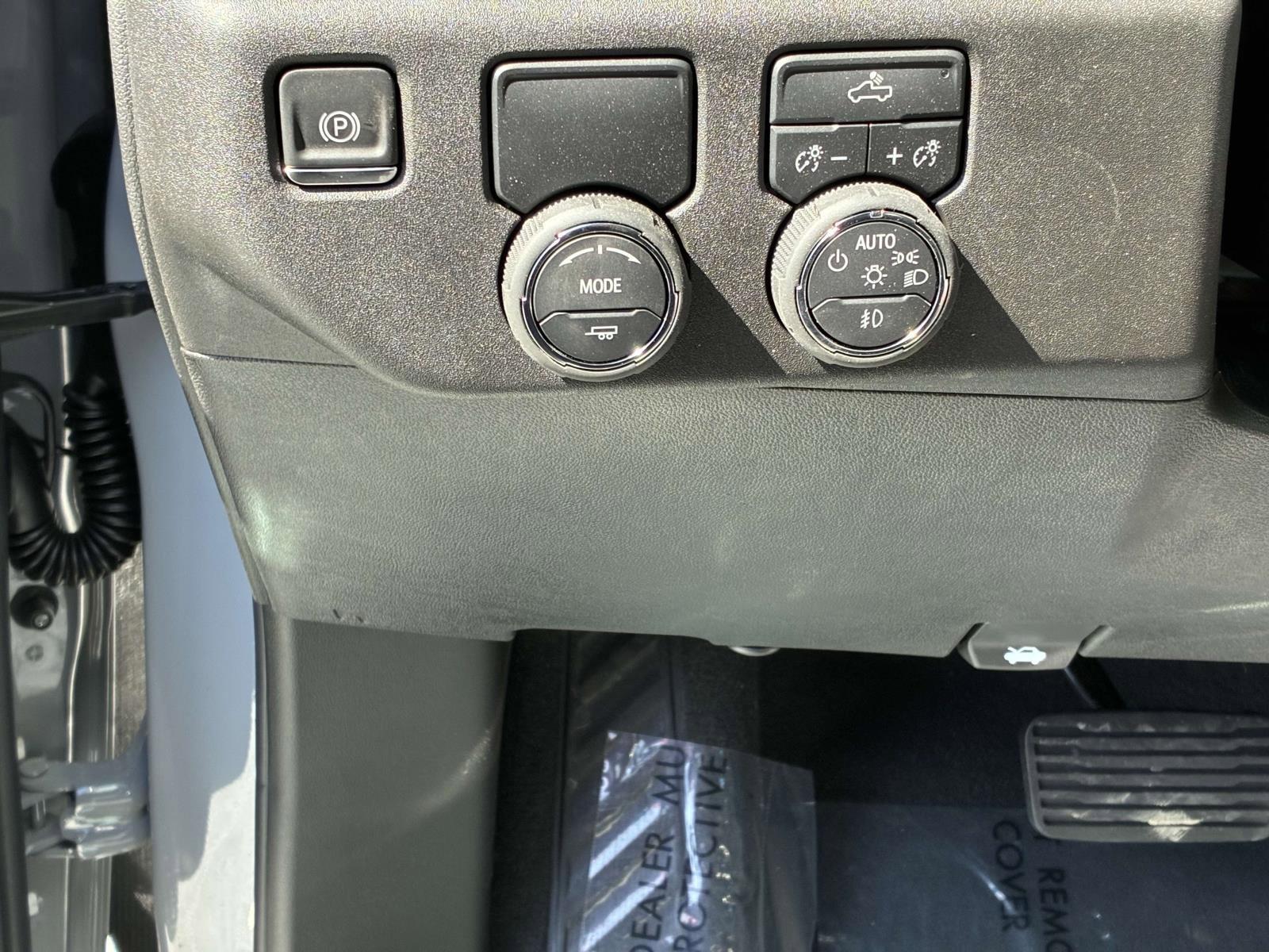 2025 Chevrolet Silverado 1500 Vehicle Photo in LOS ANGELES, CA 90007-3794