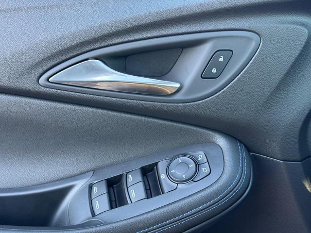 2025 Buick Encore GX Vehicle Photo in COLUMBIA, MO 65203-3903