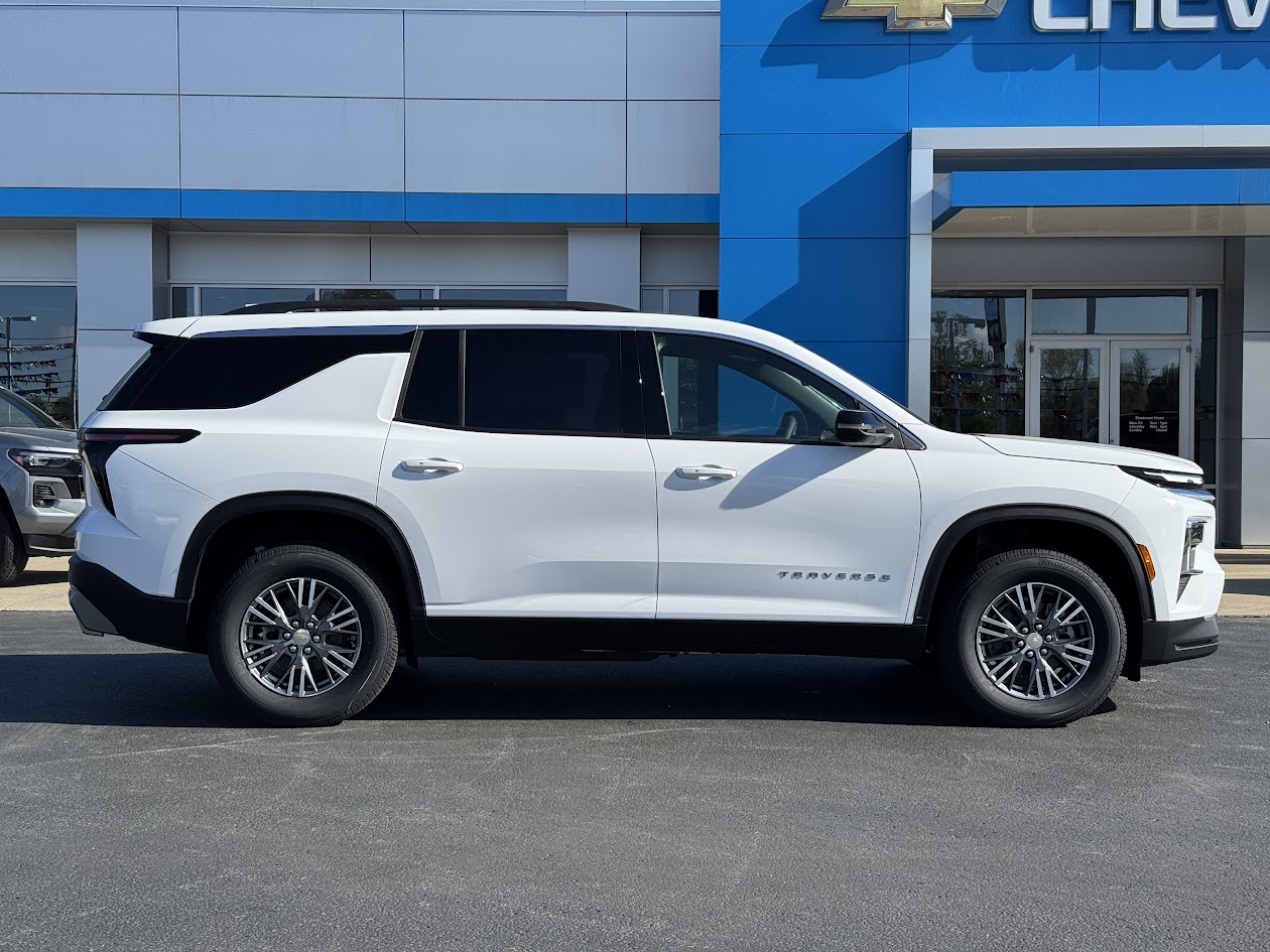 2025 Chevrolet Traverse Vehicle Photo in BOONVILLE, IN 47601-9633