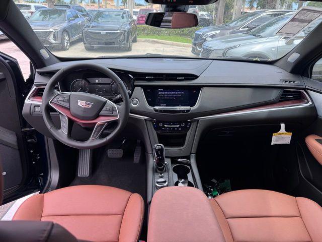 2025 Cadillac XT5 Vehicle Photo in DELRAY BEACH, FL 33483-3294