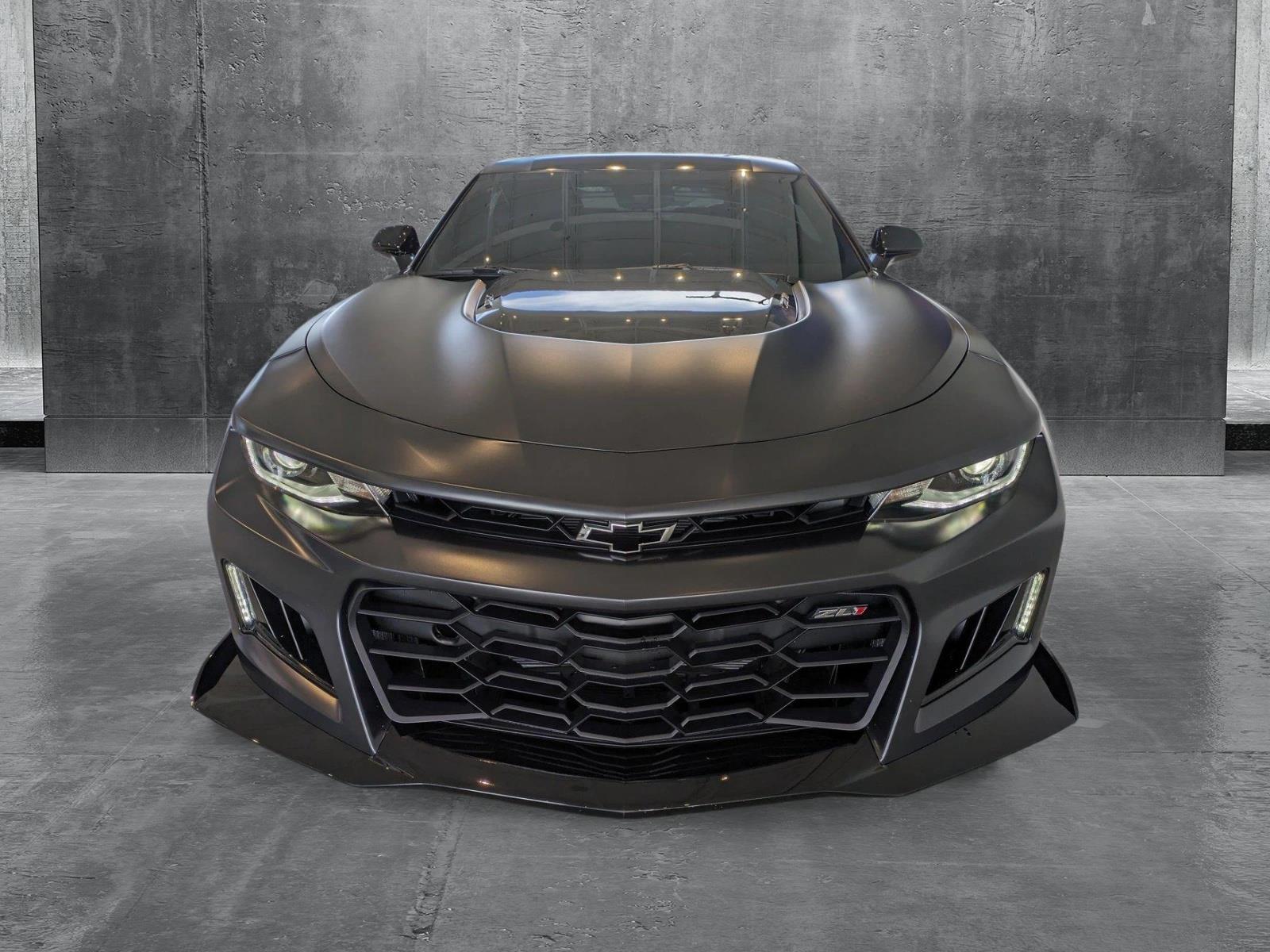 2024 Chevrolet Camaro Vehicle Photo in VALENCIA, CA 91355-1705