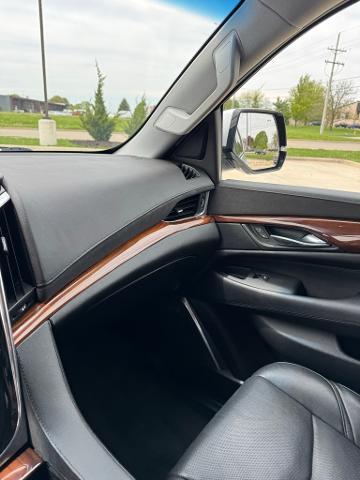 2017 Cadillac Escalade Vehicle Photo in Peoria, IL 61615