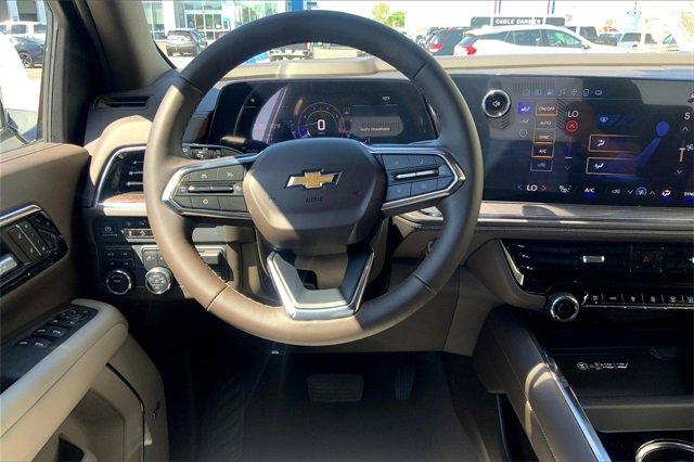 2025 Chevrolet Suburban Vehicle Photo in TOPEKA, KS 66609-0000