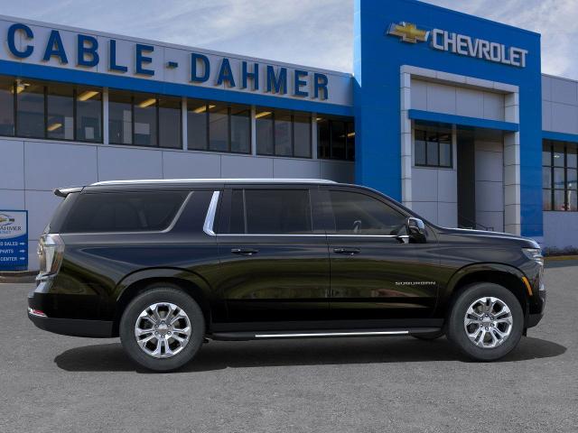 2025 Chevrolet Suburban Vehicle Photo in KANSAS CITY, MO 64114-4502
