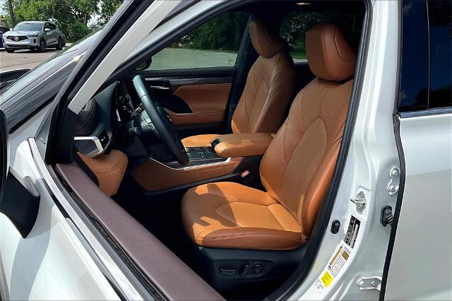 2022 Toyota Highlander Vehicle Photo in Tulsa, OK 74145