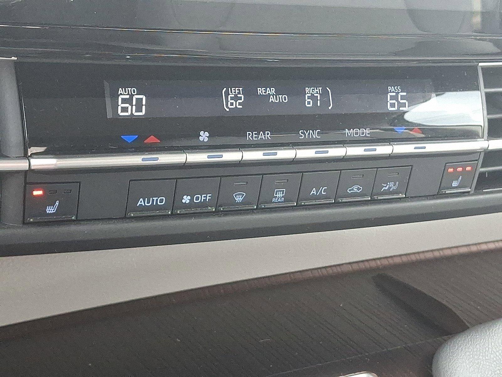 2022 Toyota Sienna Vehicle Photo in Harrisburg, PA 17111
