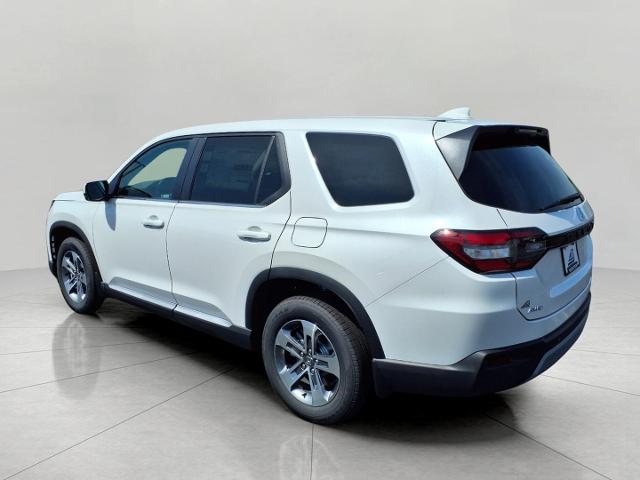 2025 Honda Pilot Vehicle Photo in Oshkosh, WI 54904