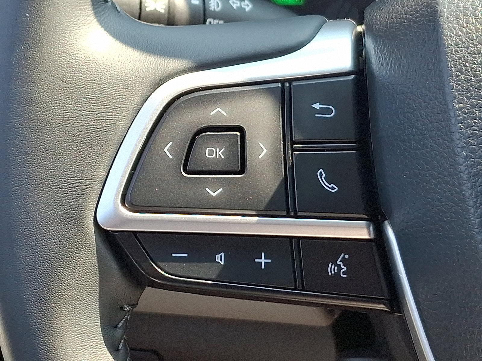 2023 Toyota Highlander Vehicle Photo in Trevose, PA 19053
