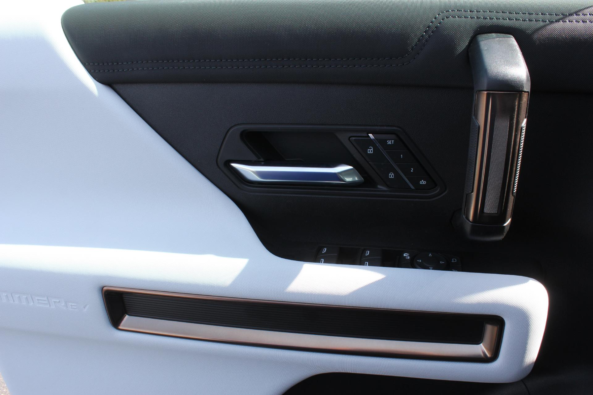 2024 GMC HUMMER EV SUV Vehicle Photo in AURORA, CO 80012-4011