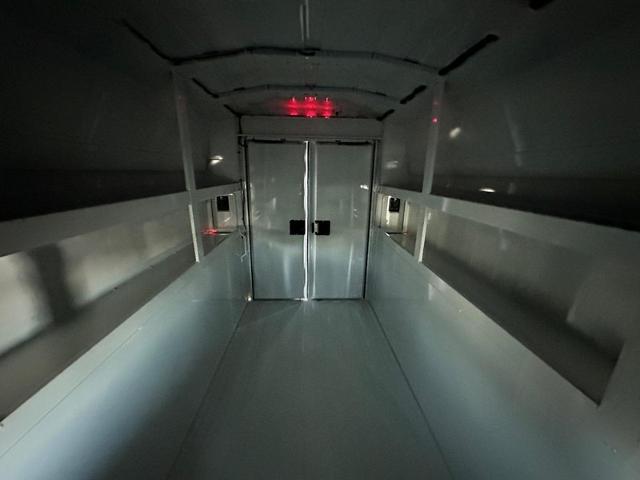 2024 GMC Savana Cutaway 3500 Vehicle Photo in COLUMBIA, MO 65203-3903