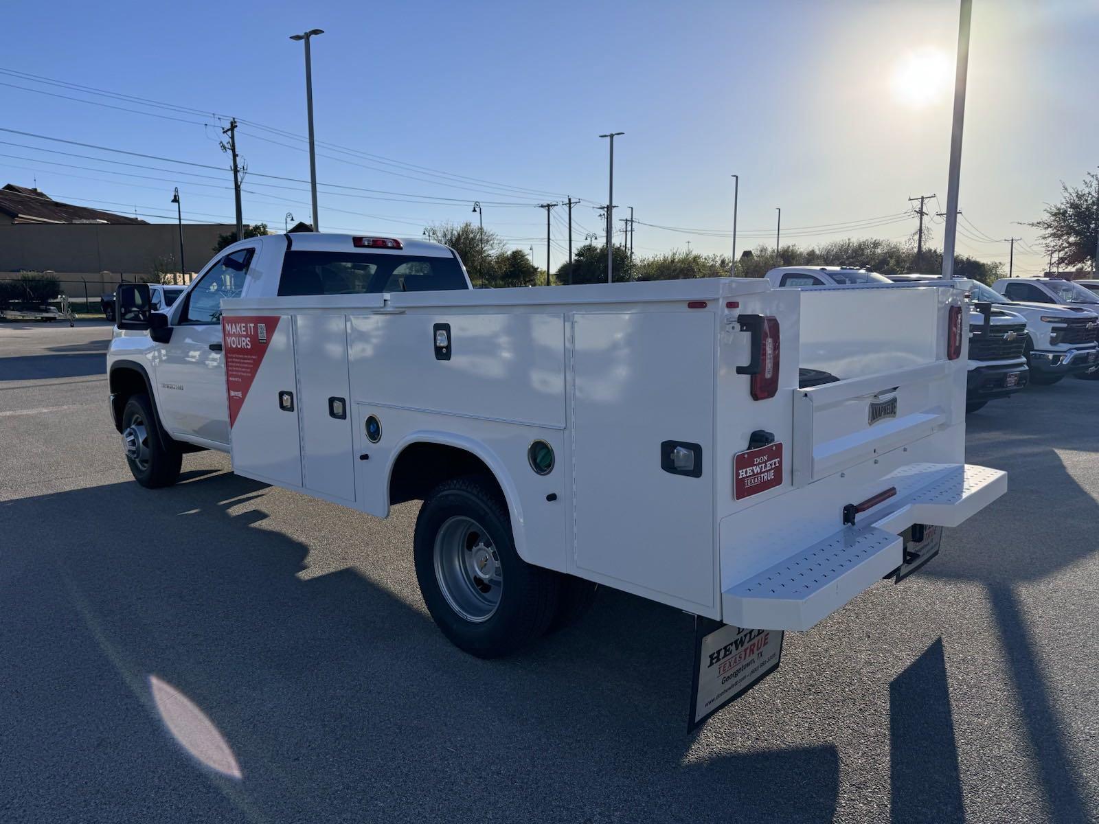 2025 Chevrolet Silverado 3500 HD Chassis Cab Vehicle Photo in GEORGETOWN, TX 78626-7508