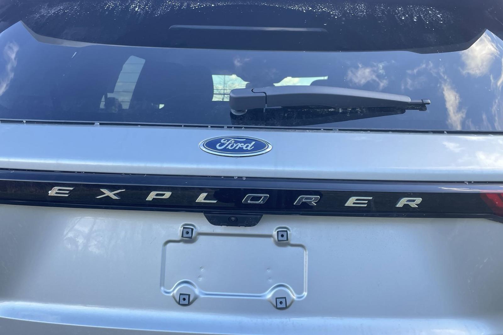 2025 Ford Explorer Vehicle Photo in Belle Vernon, PA 15012