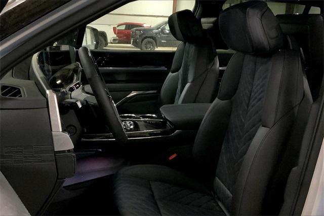 2025 Cadillac ESCALADE IQ Vehicle Photo in KANSAS CITY, MO 64114-4545