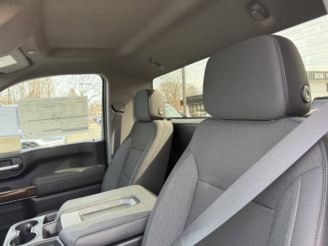 2025 GMC Sierra 3500HD Vehicle Photo in CHICOPEE, MA 01020-5001