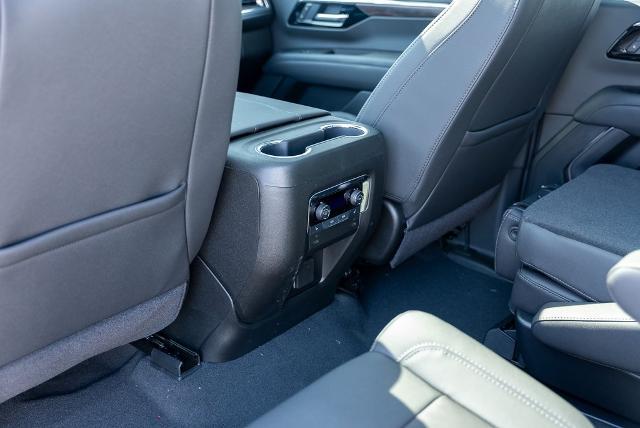 2025 Chevrolet Suburban Vehicle Photo in PLYMOUTH, MA 02360-4801