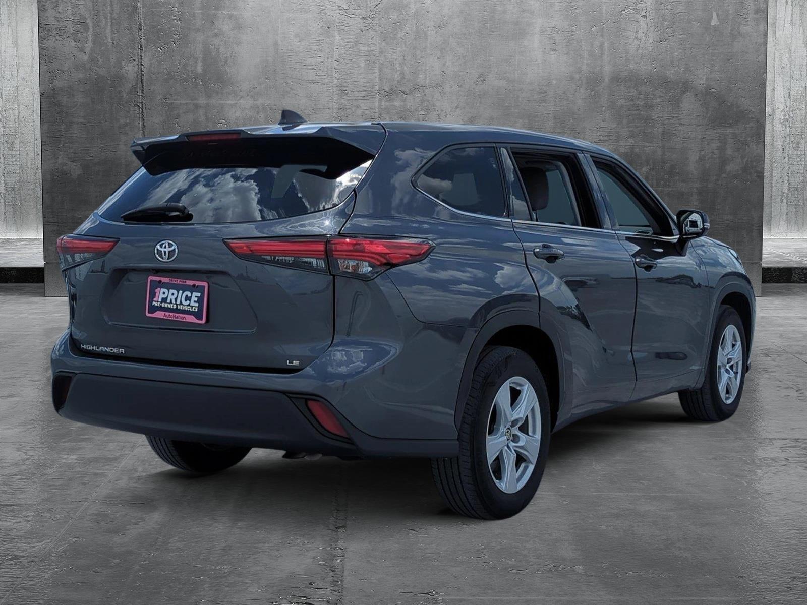 2022 Toyota Highlander Vehicle Photo in Ft. Myers, FL 33907