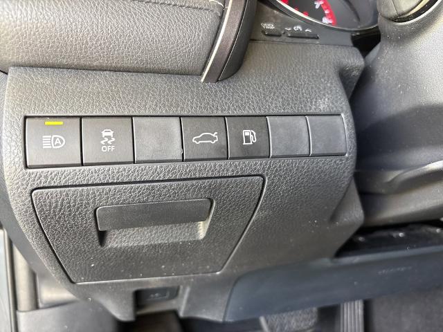 2018 Toyota Camry Vehicle Photo in MANHATTAN, KS 66502-5036