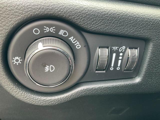 2025 Chrysler Pacifica Vehicle Photo in Kaukauna, WI 54130