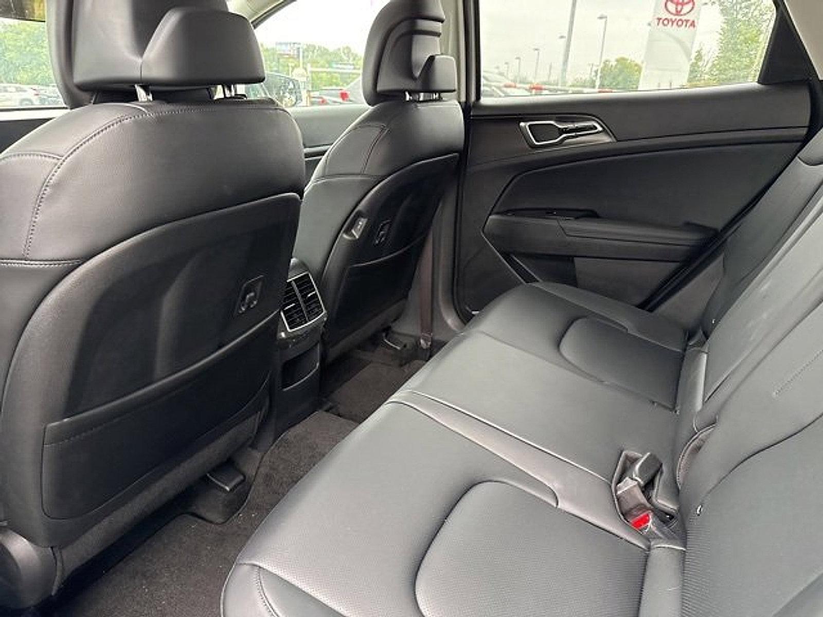 2024 Kia Sportage Hybrid Vehicle Photo in Trevose, PA 19053