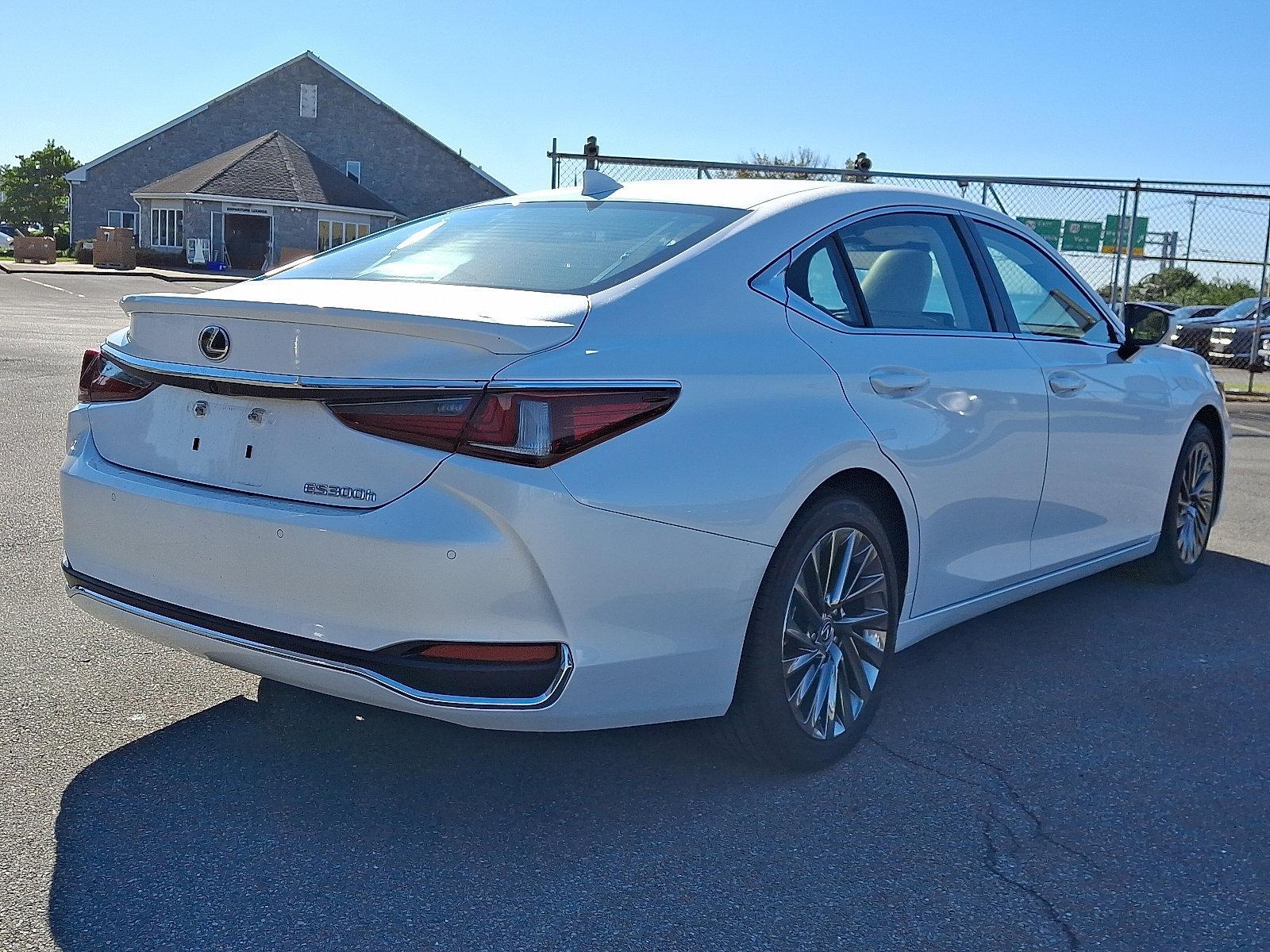 2025 Lexus ES 300h Vehicle Photo in Lancaster, PA 17601