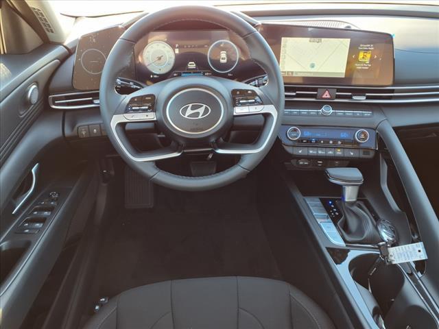 2025 Hyundai ELANTRA Vehicle Photo in Peoria, IL 61615