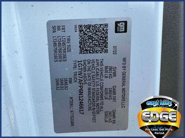 2022 GMC Savana Cargo Van Vehicle Photo in Roslyn, NY 11576