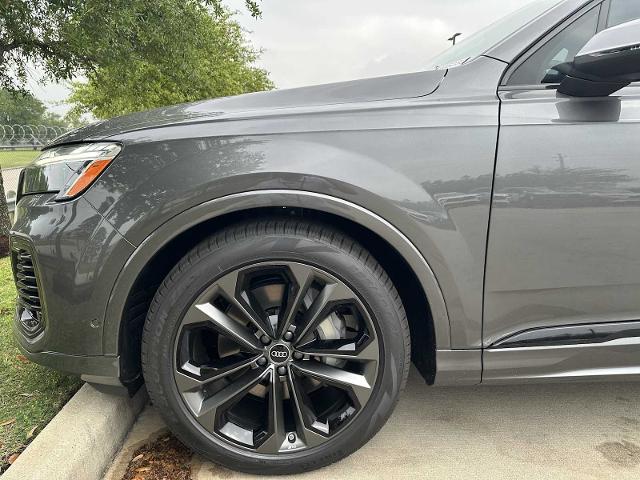 2025 Audi Q7 Vehicle Photo in HOUSTON, TX 77090