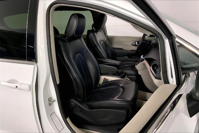 2023 Chrysler Pacifica Vehicle Photo in Kansas City, MO 64114