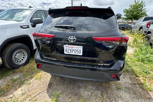2022 Toyota Highlander Vehicle Photo in ELK GROVE, CA 95757-8703