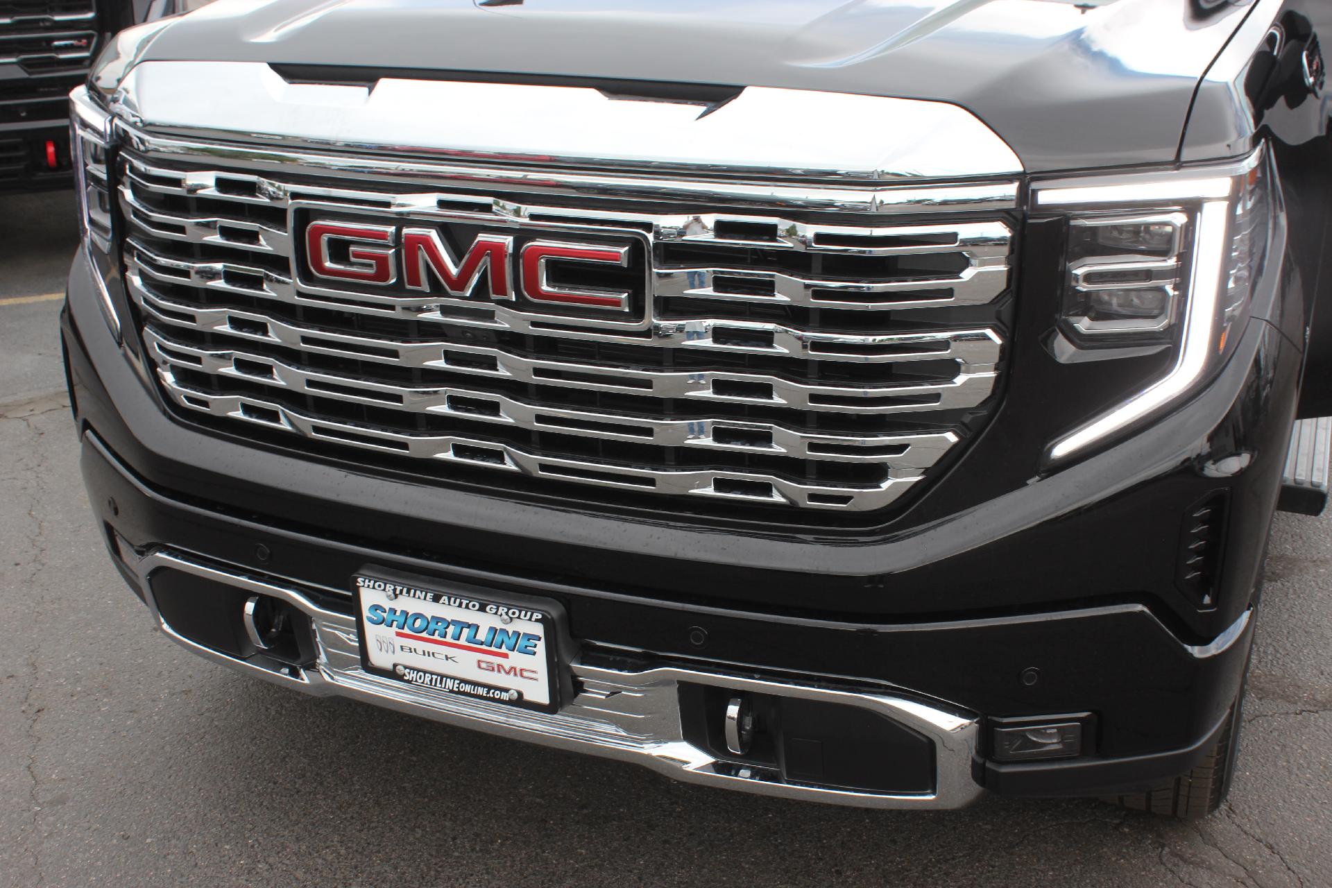 2025 GMC Sierra 1500 Vehicle Photo in AURORA, CO 80012-4011