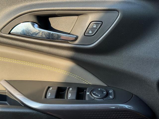 2025 Chevrolet Trax Vehicle Photo in COLUMBIA, MO 65203-3903
