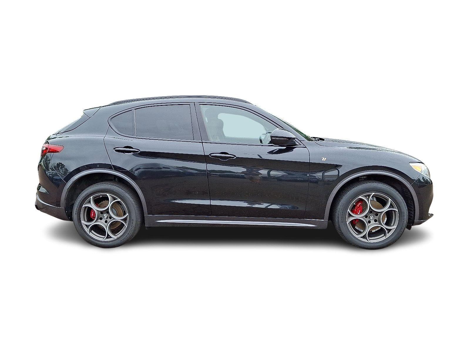 2022 Alfa Romeo Stelvio Vehicle Photo in Willow Grove, PA 19090