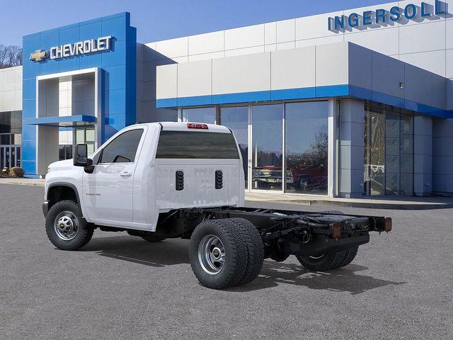2025 Chevrolet Silverado 3500 HD Chassis Cab Vehicle Photo in DANBURY, CT 06810-5034