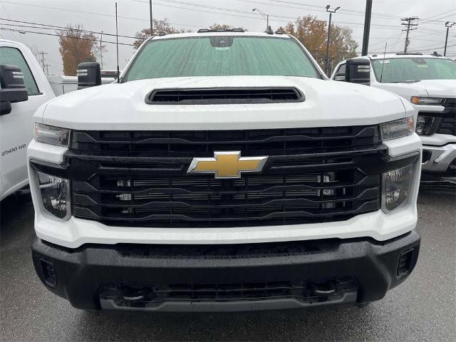 2024 Chevrolet Silverado 3500 HD Chassis Cab Vehicle Photo in ALCOA, TN 37701-3235