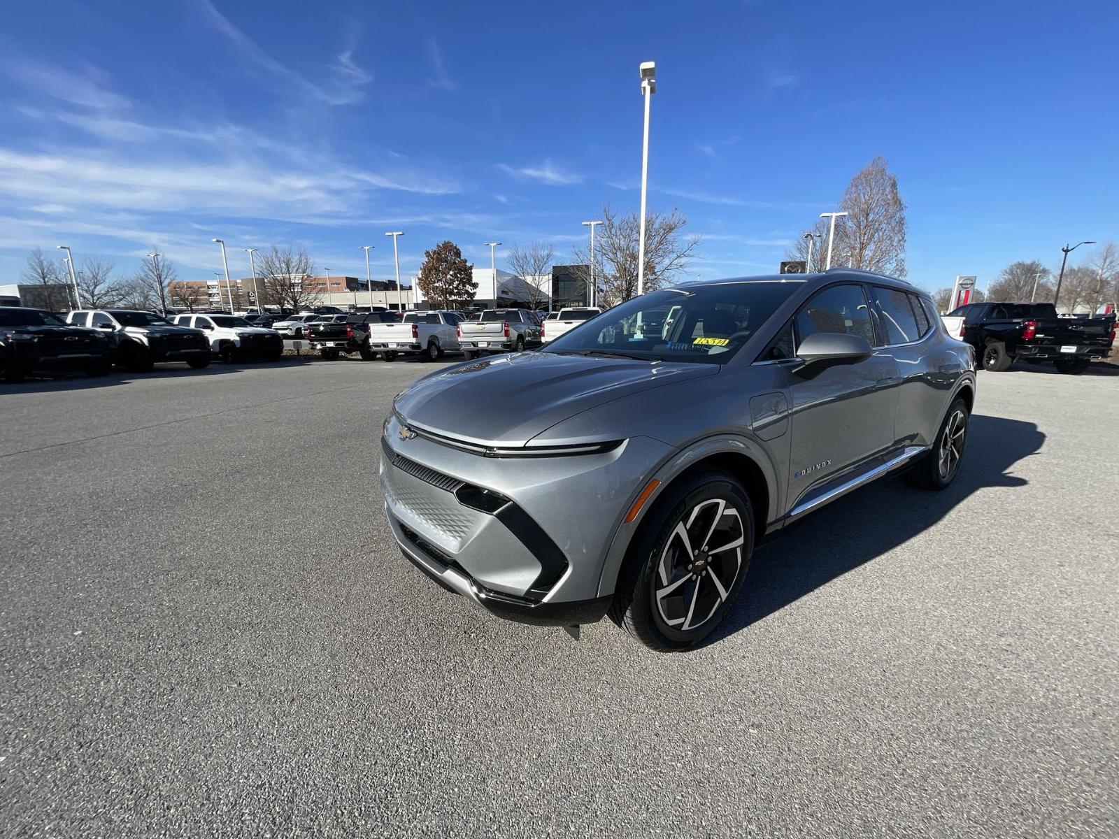 2025 Chevrolet Equinox EV Vehicle Photo in BENTONVILLE, AR 72712-4322