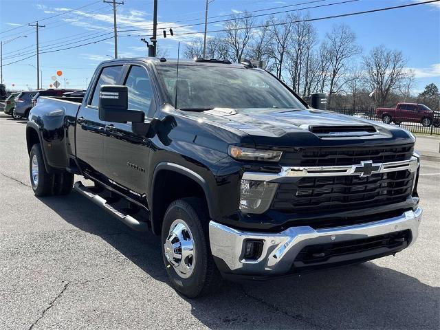 2025 Chevrolet Silverado 3500 HD Vehicle Photo in ALCOA, TN 37701-3235