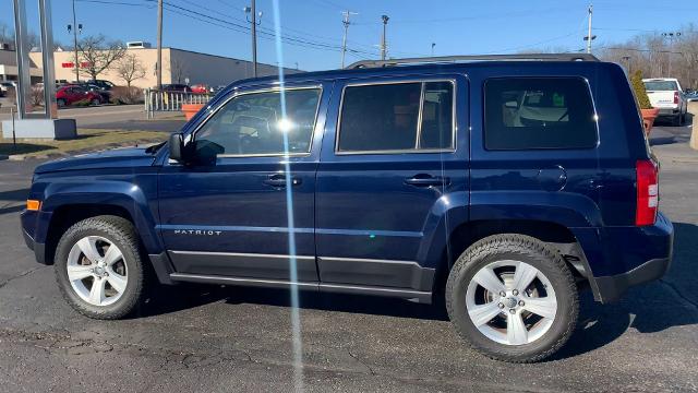 2015 Jeep Patriot Vehicle Photo in MOON TOWNSHIP, PA 15108-2571