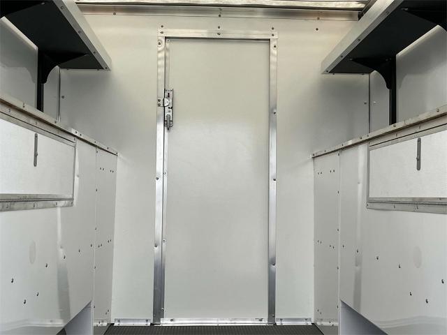 2025 Chevrolet Express Cutaway 3500 Vehicle Photo in ALCOA, TN 37701-3235