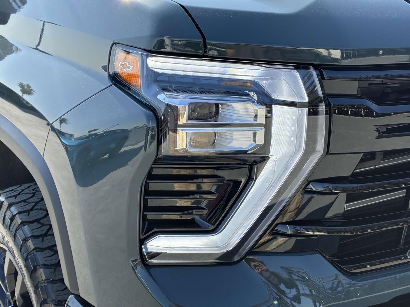 2025 Chevrolet Silverado 2500 HD Vehicle Photo in LOS ANGELES, CA 90007-3794
