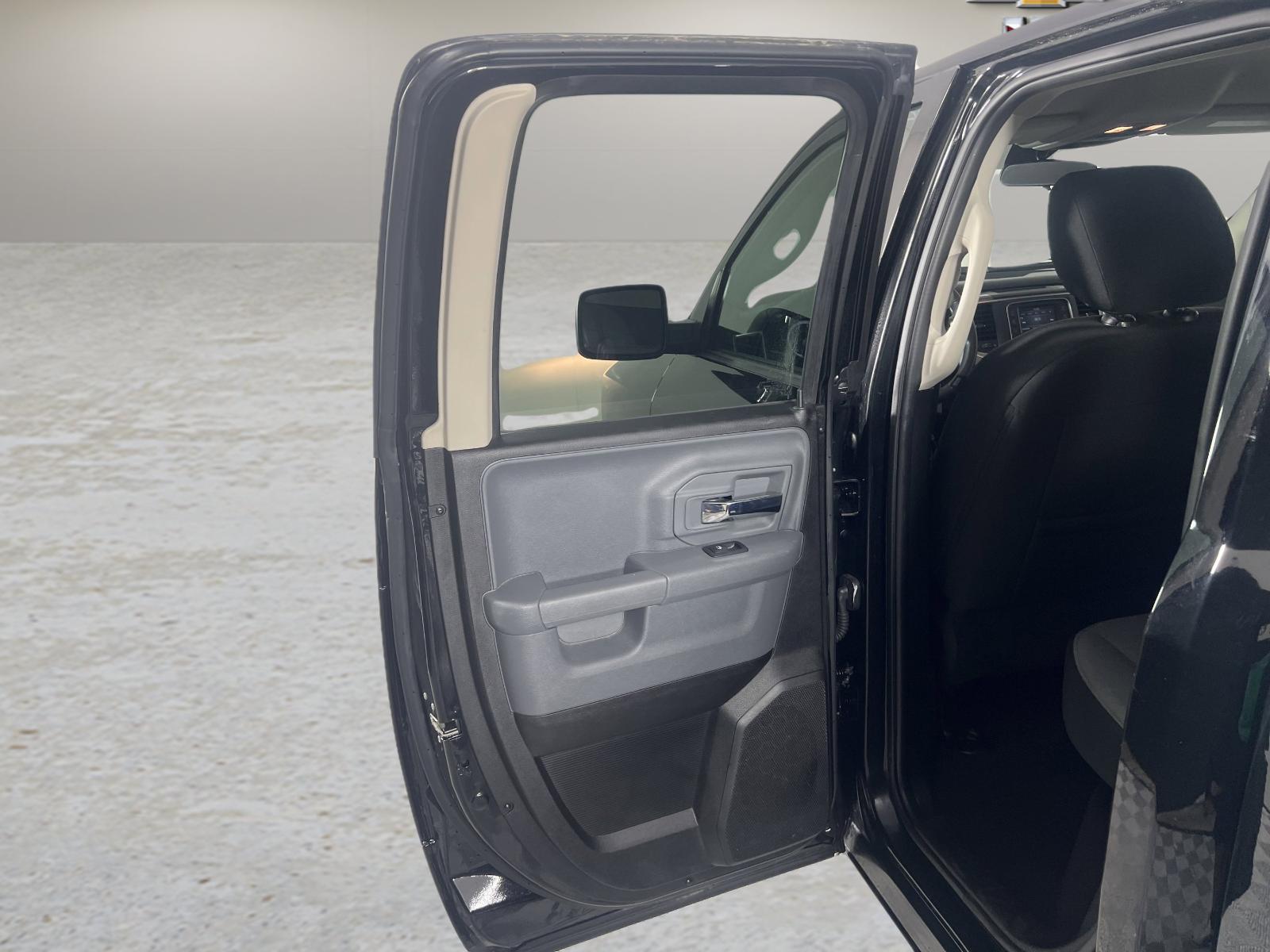 2024 Ram 1500 Classic Vehicle Photo in GEORGETOWN, TX 78626-7508
