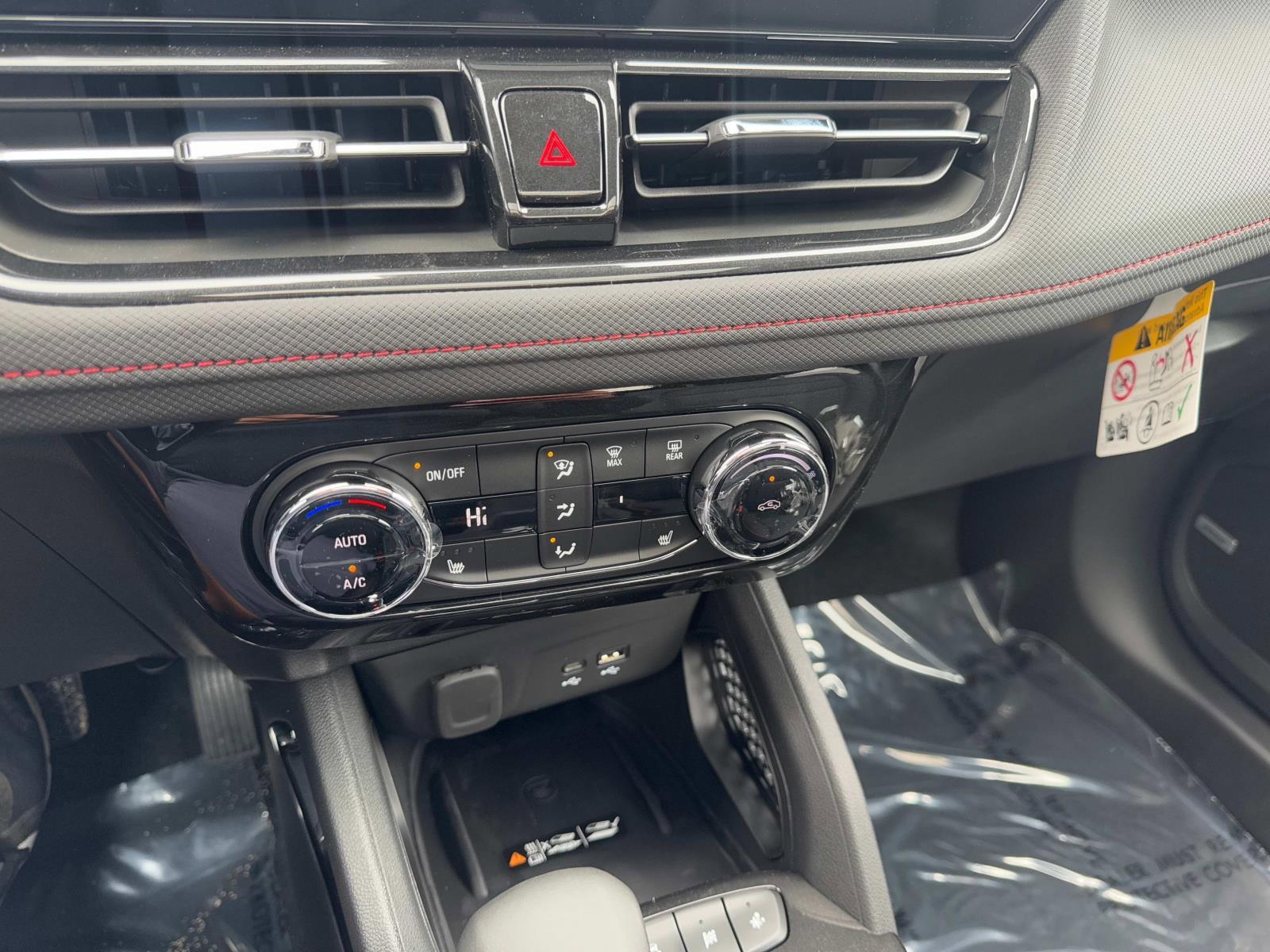 2025 Chevrolet Trailblazer Vehicle Photo in LOS ANGELES, CA 90007-3794