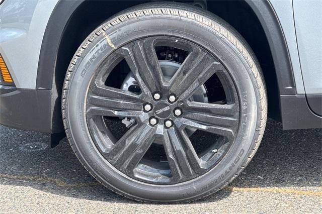 2025 GMC Acadia Vehicle Photo in ELK GROVE, CA 95757-8703