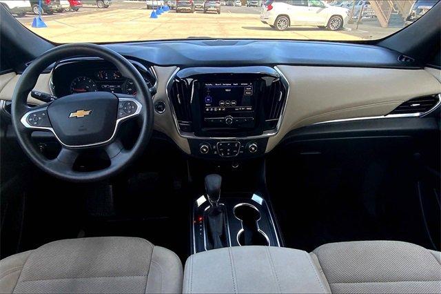 2022 Chevrolet Traverse Vehicle Photo in TOPEKA, KS 66609-0000