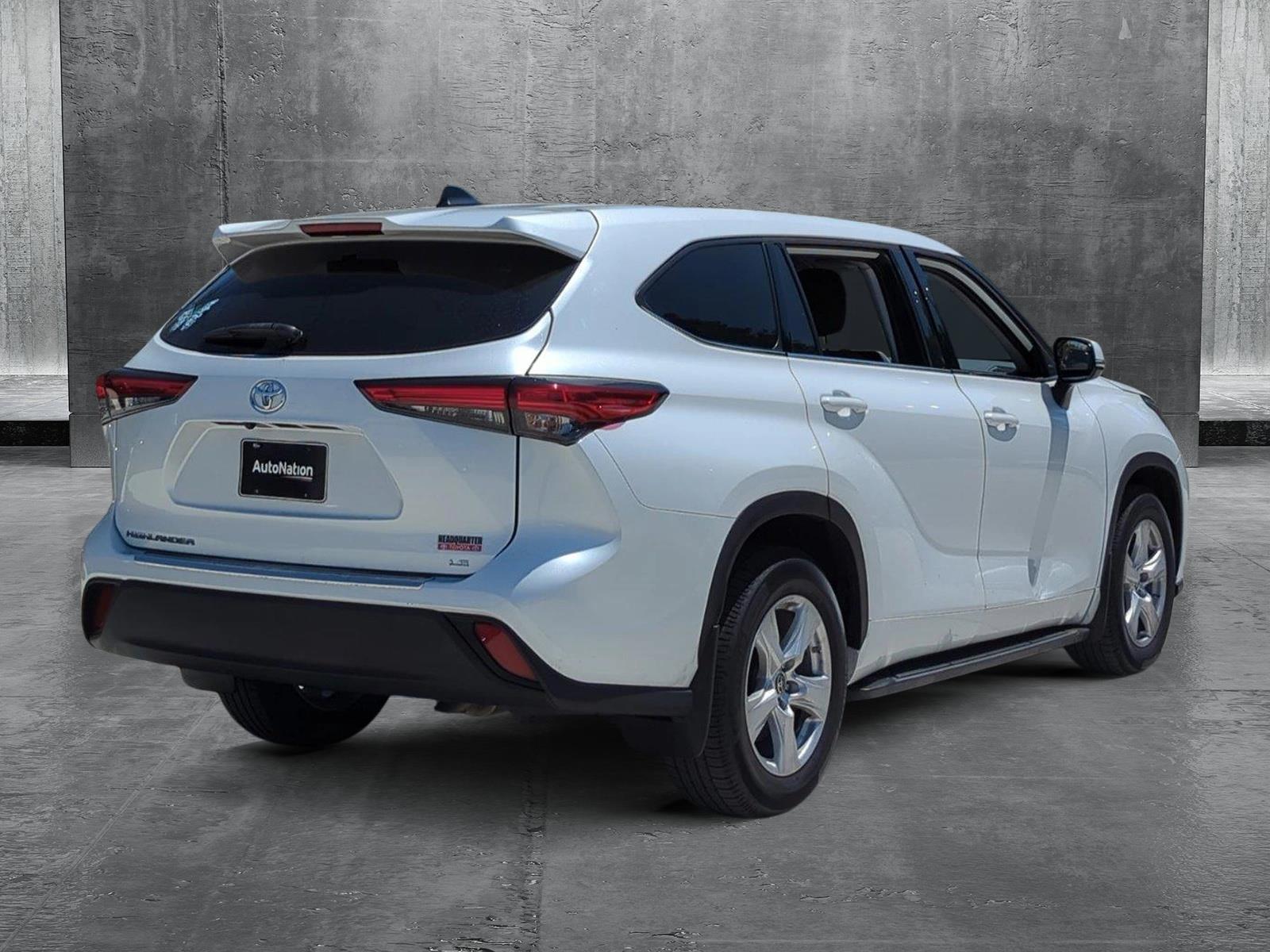 2022 Toyota Highlander Vehicle Photo in Pembroke Pines, FL 33027