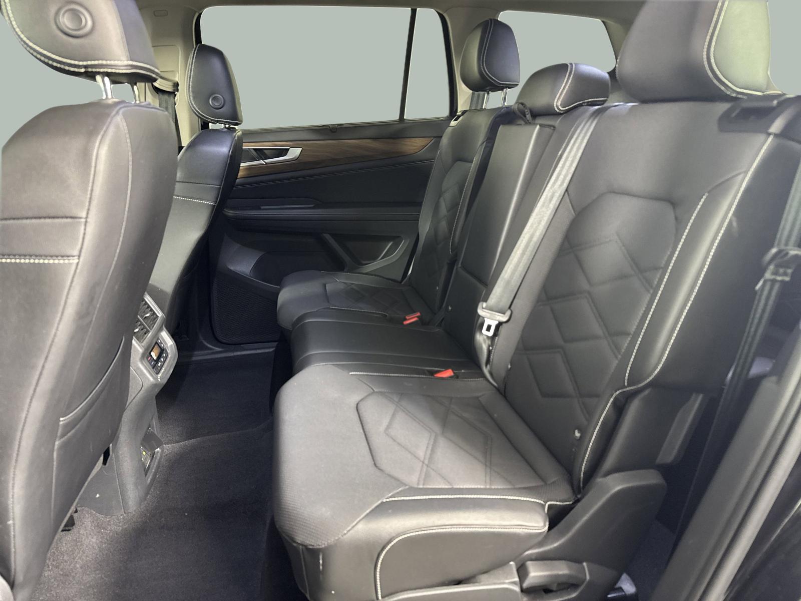 2024 Volkswagen Atlas Vehicle Photo in Georgetown, TX 78626