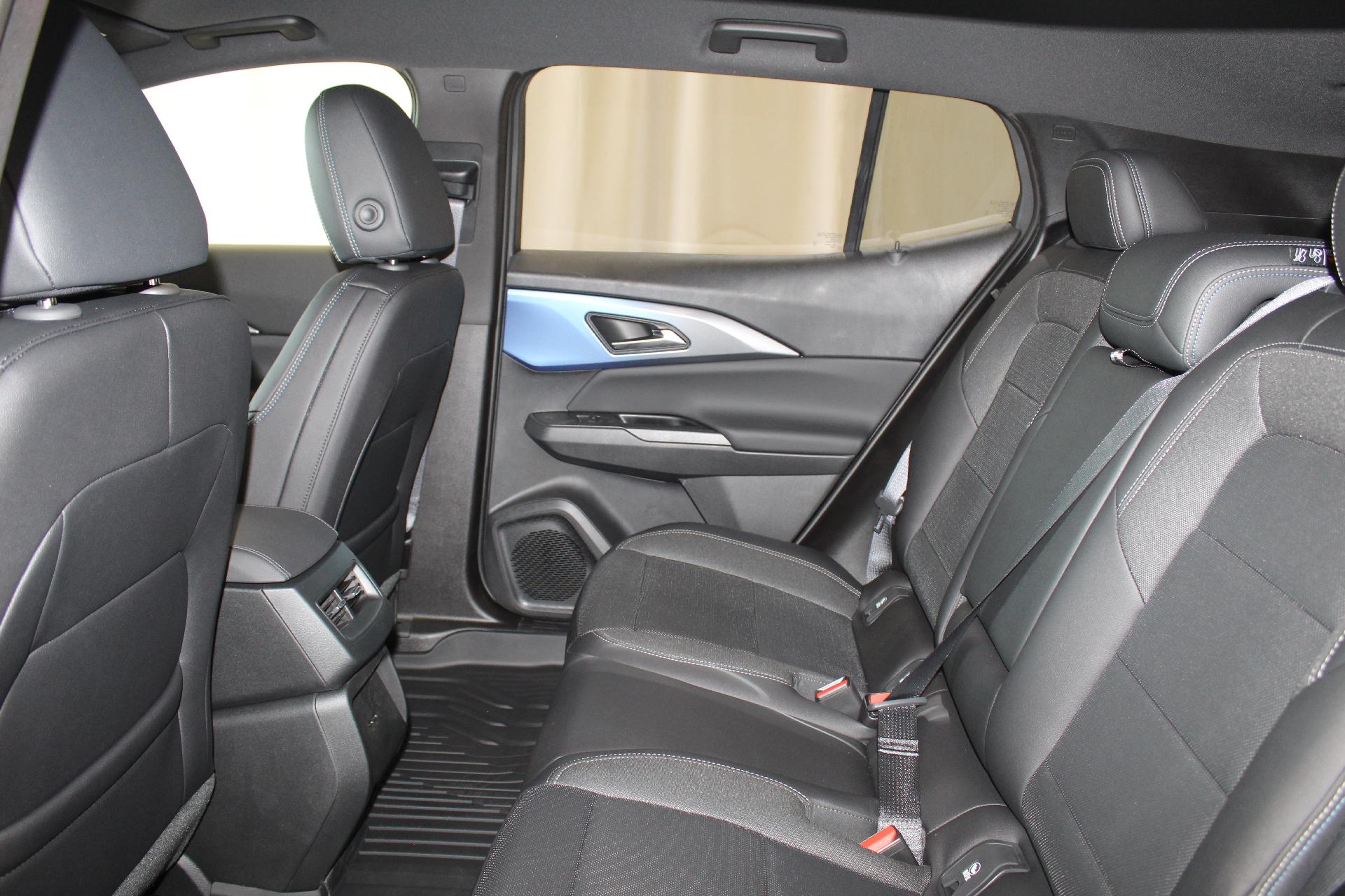 2025 Chevrolet Equinox EV Vehicle Photo in NORTHAMPTON, MA 01060-1120