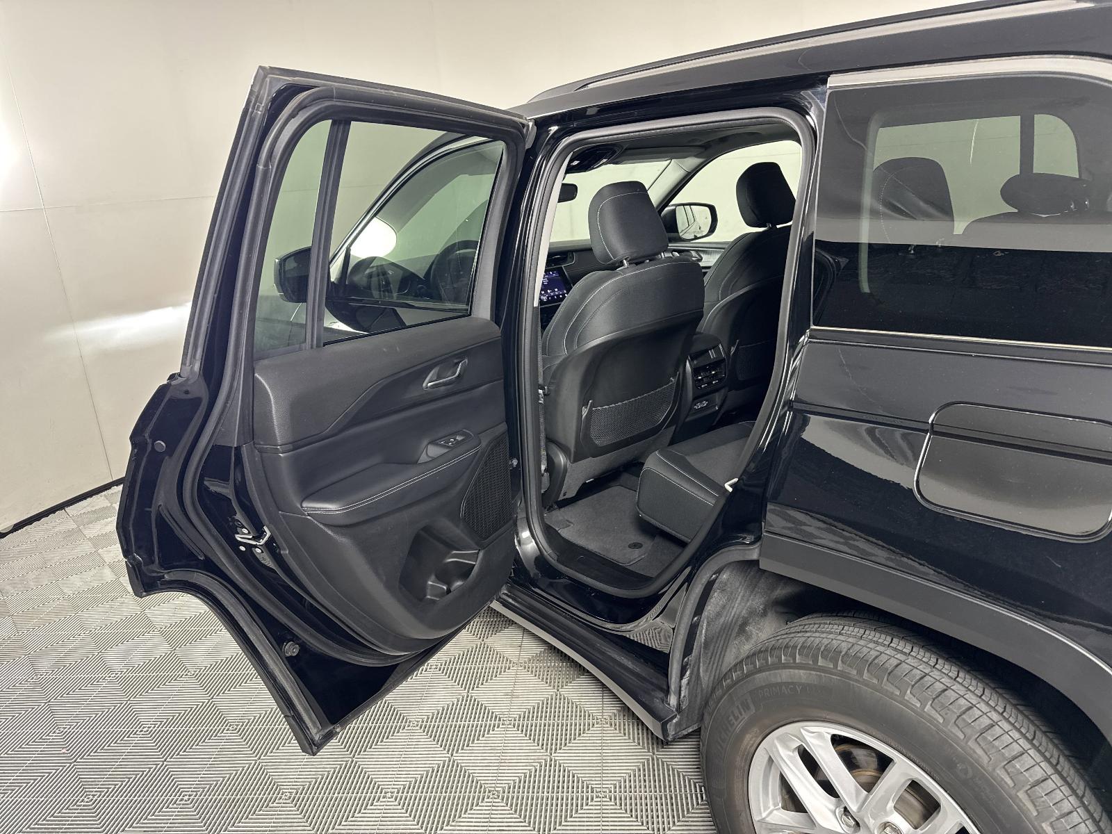 2024 Jeep Grand Cherokee Vehicle Photo in GEORGETOWN, TX 78626-7508